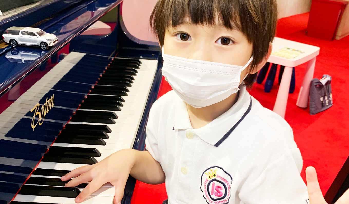 明るい笑顔いっぱいのピアノ教室